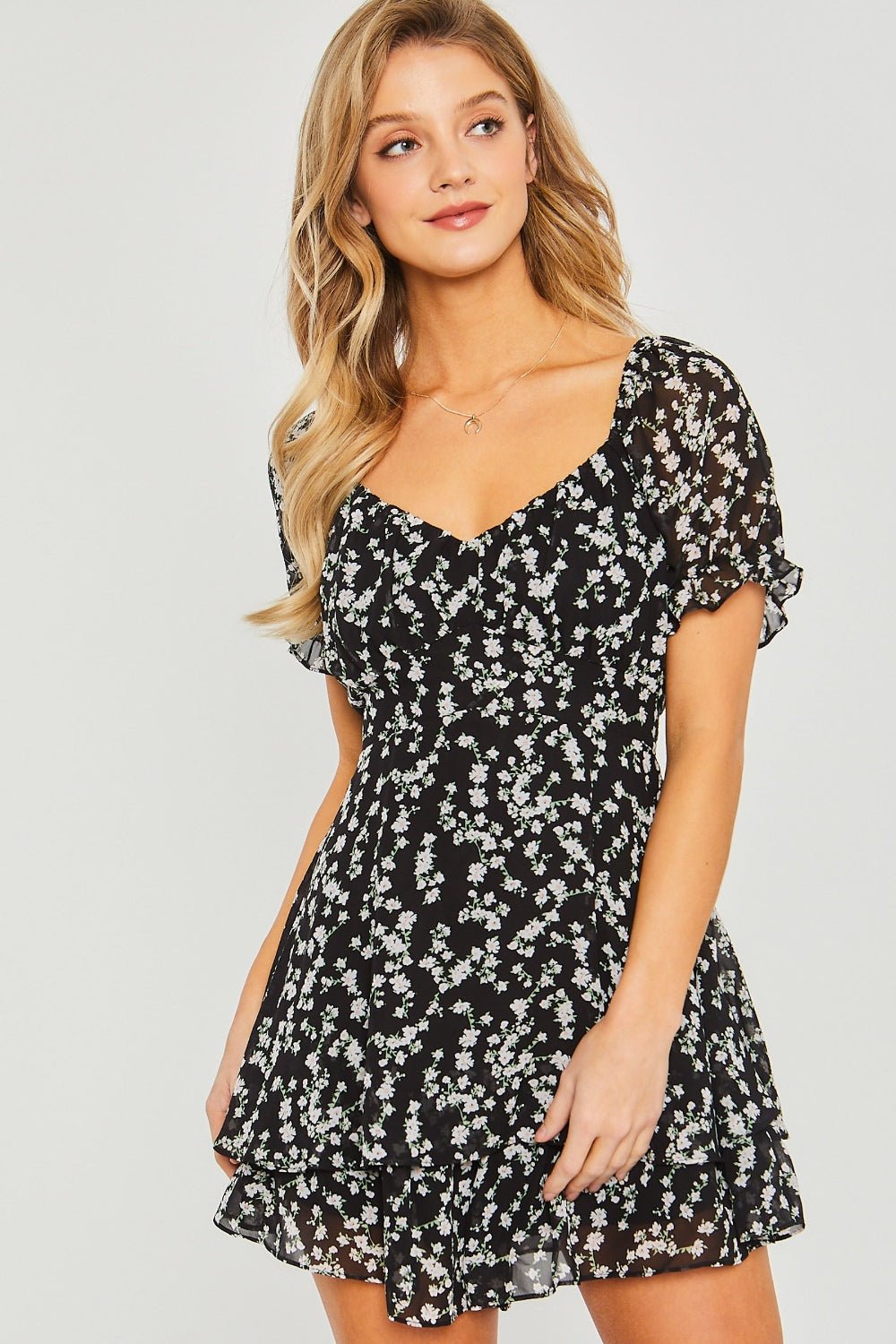 Love Tree Ditsy Floral Short Sleeve Romper - Dear Autumn