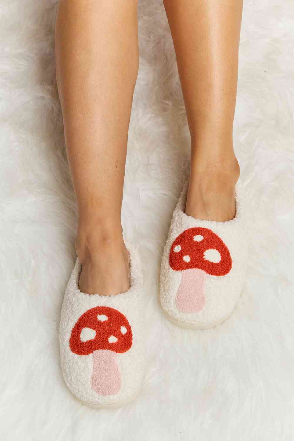 Melody Mushroom Print Plush Slide Slippers - Dear Autumn