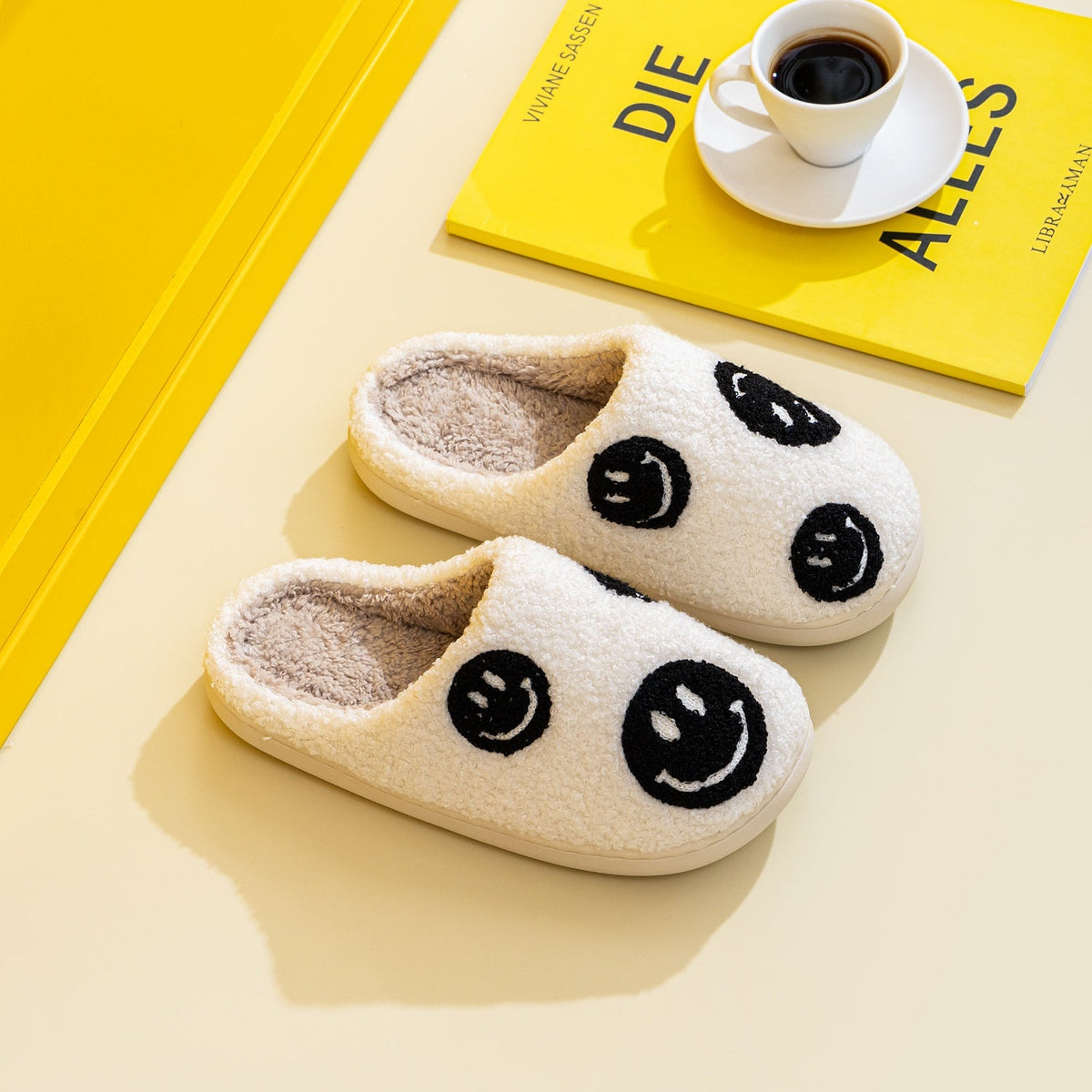 Melody Smiley Face Slippers - Dear Autumn