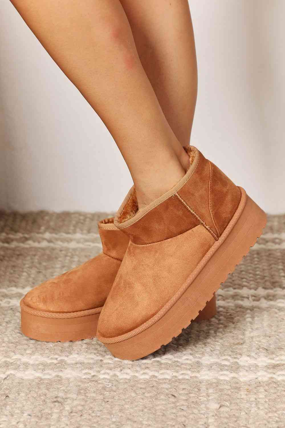 Women's Fleece Lined Chunky Platform Mini Boots - Dear Autumn