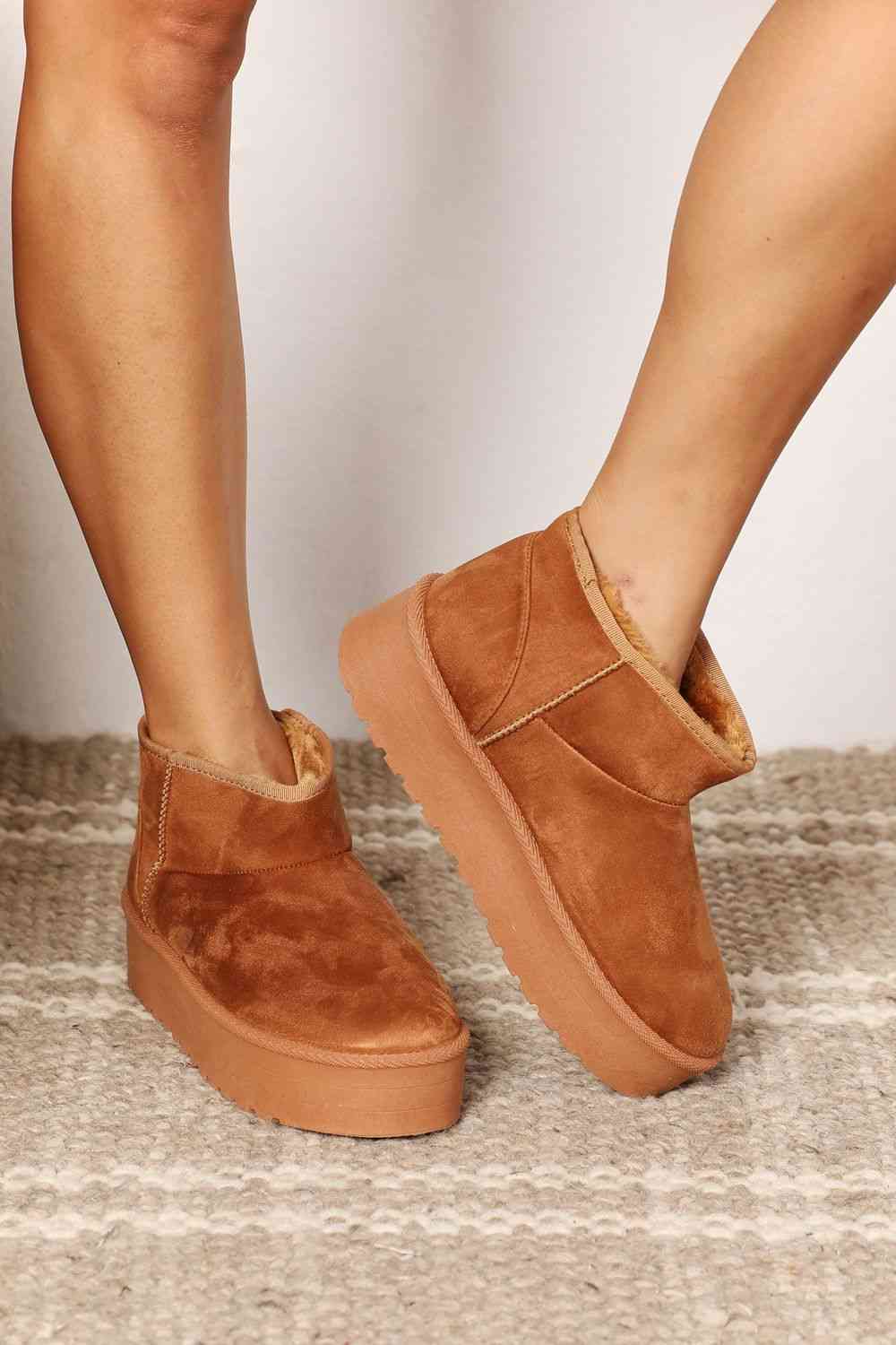 Women's Fleece Lined Chunky Platform Mini Boots - Dear Autumn