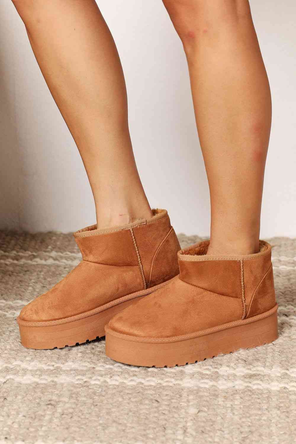 Women's Fleece Lined Chunky Platform Mini Boots - Dear Autumn