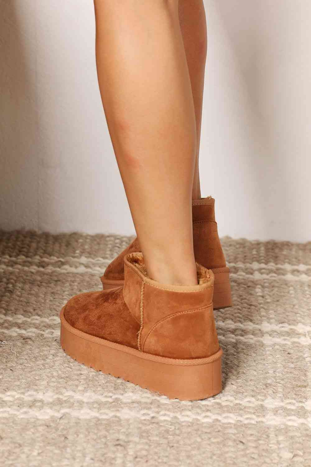 Women's Fleece Lined Chunky Platform Mini Boots - Dear Autumn