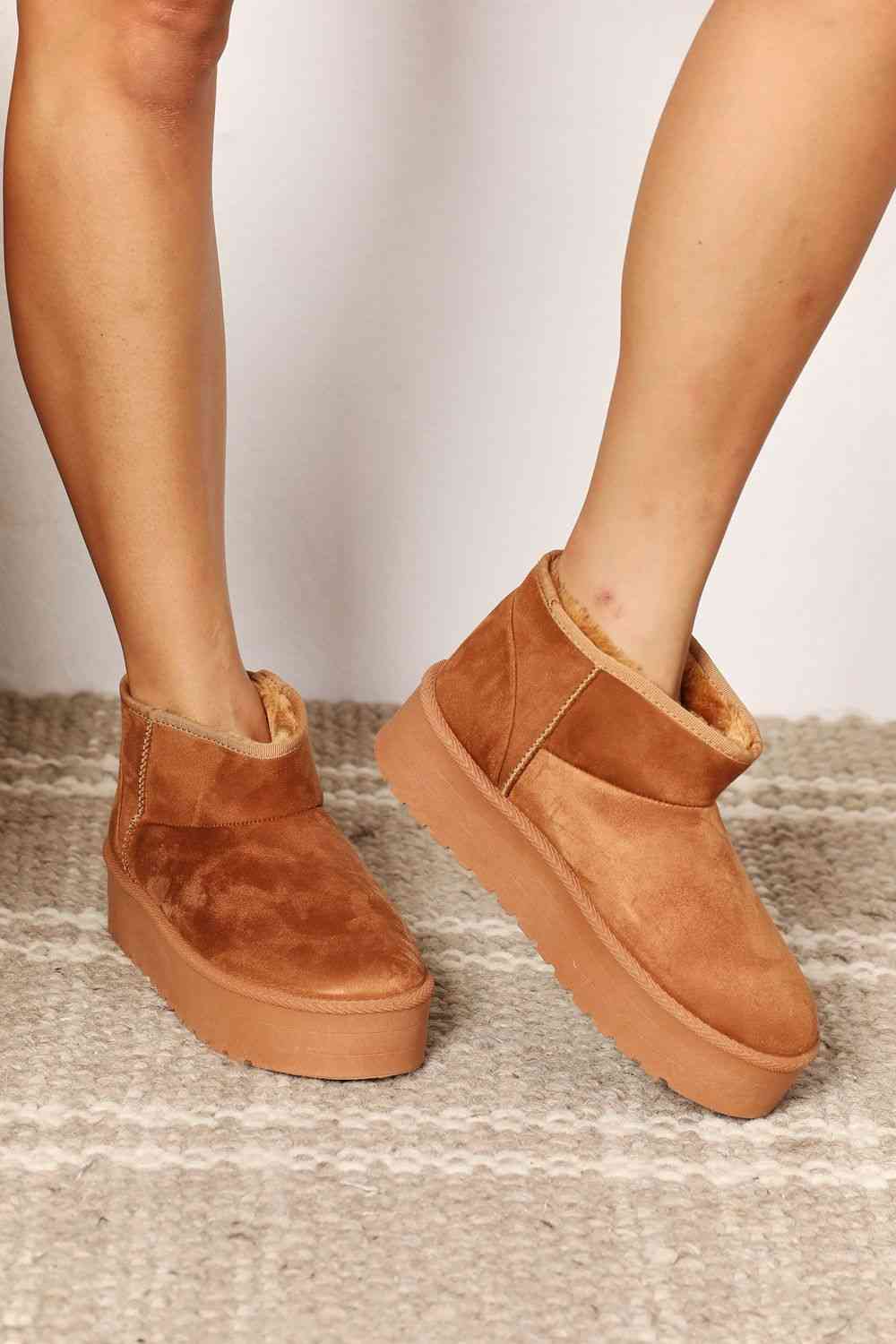 Women's Fleece Lined Chunky Platform Mini Boots - Dear Autumn