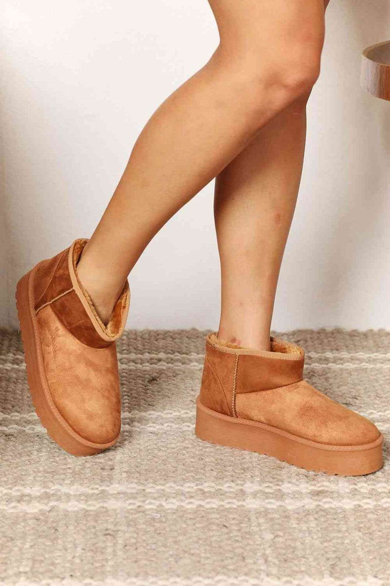 Women's Fleece Lined Chunky Platform Mini Boots - Dear Autumn